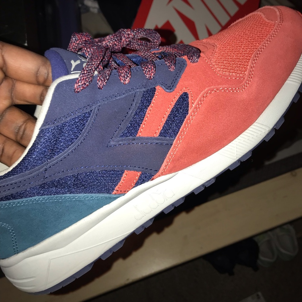 Diadora
